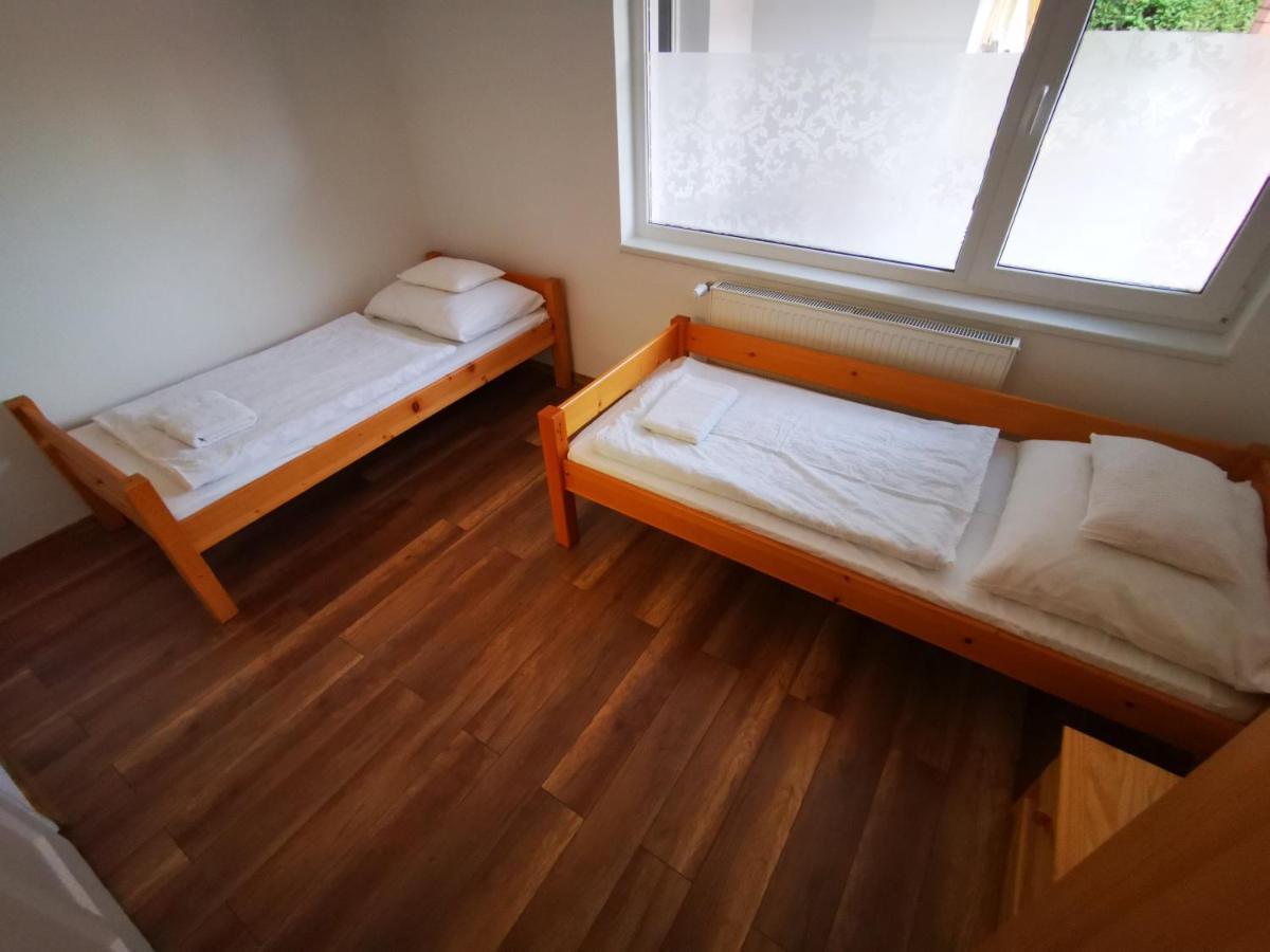 גיולה Mate Apartman מראה חיצוני תמונה